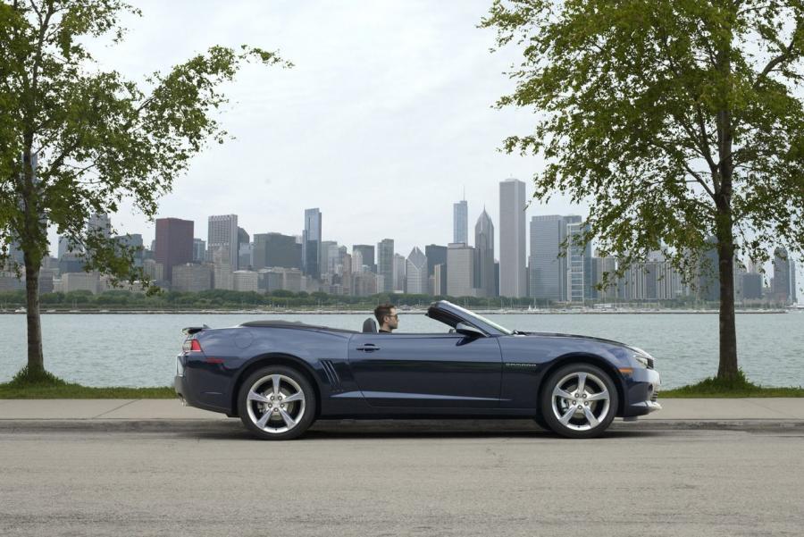 Chevrolet Camaro Convertible 2014 года  (фото 2 из 2)